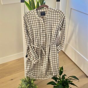 Abercrombie XS petite button up dress